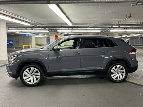Certified 2022 Volkswagen Atlas Cross Sport SE image 33