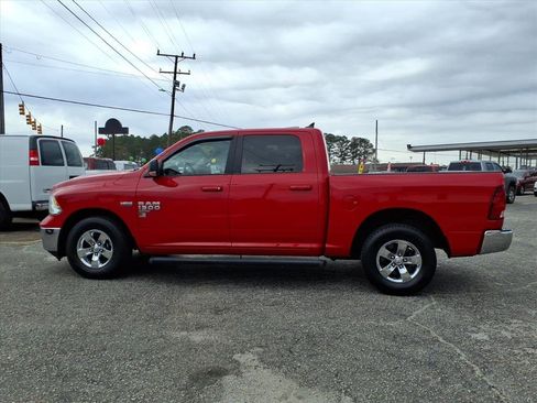 Used 2019 RAM 1500 Classic SLT w/ Luxury Group image 5