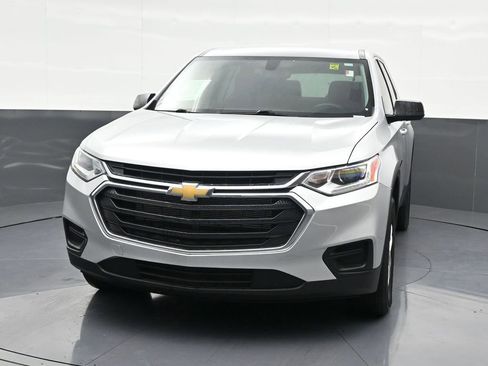 Used 2020 Chevrolet Traverse LS image 9