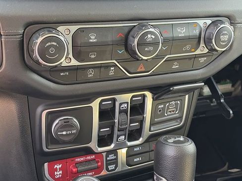 Used 2024 Jeep Wrangler Unlimited Rubicon image 20