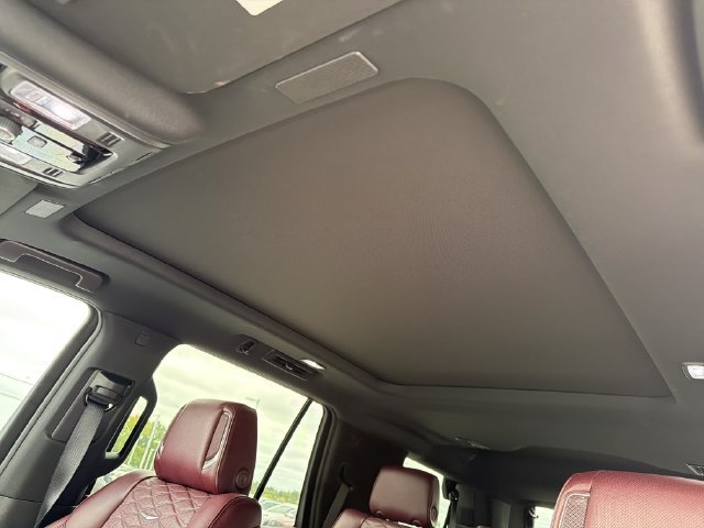 Used 2025 Cadillac Escalade Sport RWD image 27