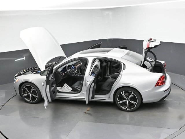 Used 2024 Volvo S60 B5 Plus AWD/4WD image 48