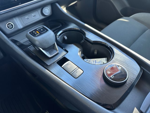 Used 2023 Nissan Rogue S AWD/4WD image 24