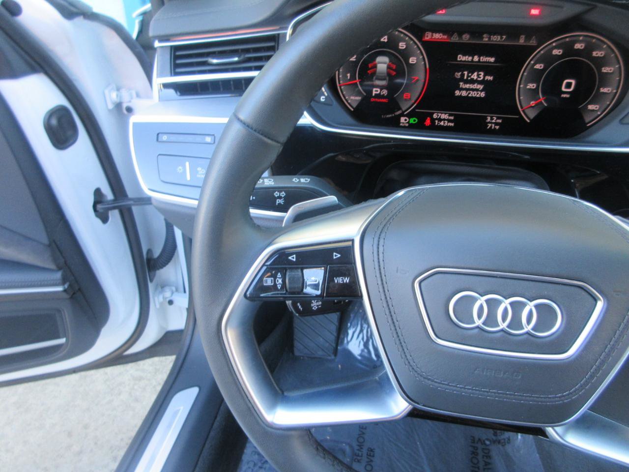 Used 2025 Audi A8 L 3.0T w/ EXECUTIVE PACKAGE w/ Executive Package AWD/4WD image 52