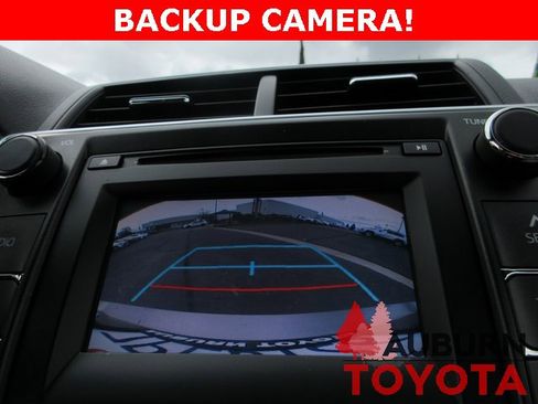 Used 2016 Toyota Camry SE image 18