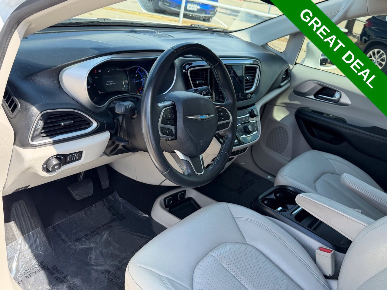 Used 2018 Chrysler Pacifica Touring-L FWD image 19