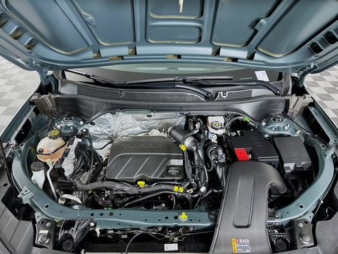 Used 2025 Chevrolet Trax LS image 31