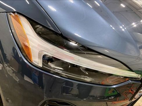 Certified 2025 Volvo XC60 B5 Plus image 30