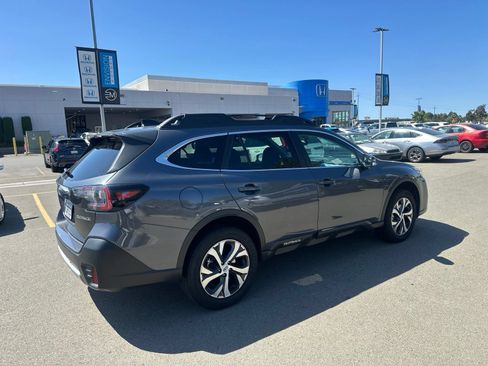 Used 2022 Subaru Outback Limited AWD/4WD image 3