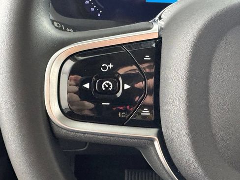 Certified 2025 Volvo XC90 T8 Plus w/ Protection Package Premier AWD/4WD image 30