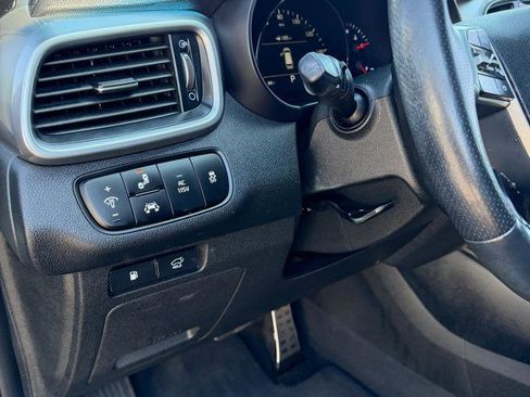 Used 2019 Kia Sorento SX FWD image 5