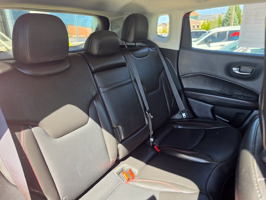 Used 2019 Jeep Compass Trailhawk w/ Leather Interior Group AWD/4WD image 13