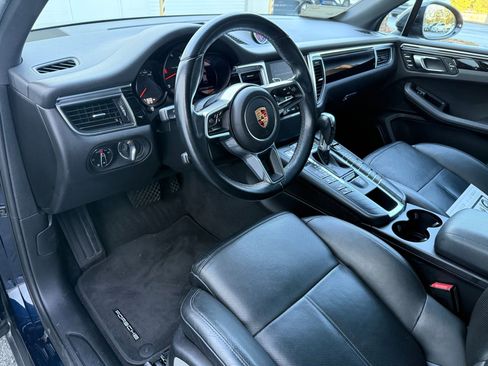 Used 2018 Porsche Macan Sport Edition image 4
