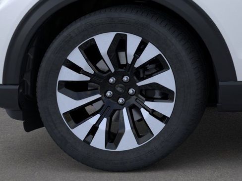 New 2026 Ford Explorer Platinum w/ LUX Leather Package image 19