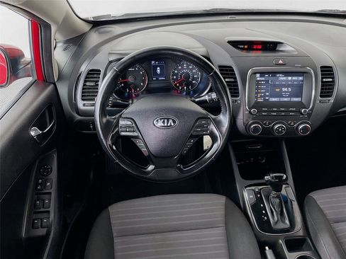 Used 2017 Kia Forte S image 23
