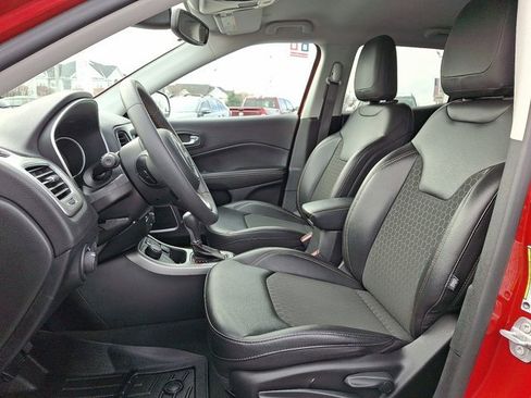 Certified 2021 Jeep Compass Latitude image 16