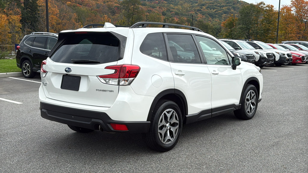 Certified 2023 Subaru Forester Premium AWD/4WD image 4