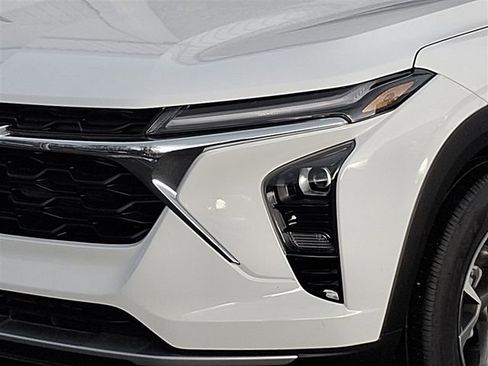 New 2026 Chevrolet Trax LT w/ LT Convenience Package FWD image 24