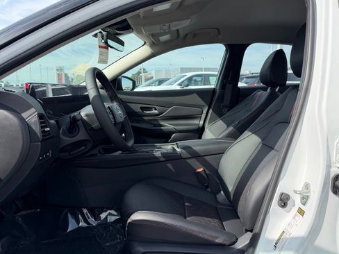 New 2026 Nissan Sentra SR w/ SR Premium Package FWD image 11