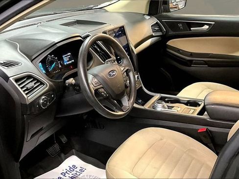 Used 2022 Ford Edge SE w/ Black Appearance Package image 17