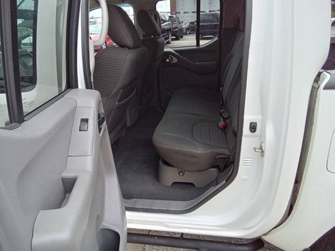 Used 2019 Nissan Frontier Desert Runner RWD image 13