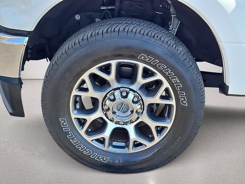 Used 2022 Ford F250 Lariat w/ Lariat Value Package AWD/4WD image 13