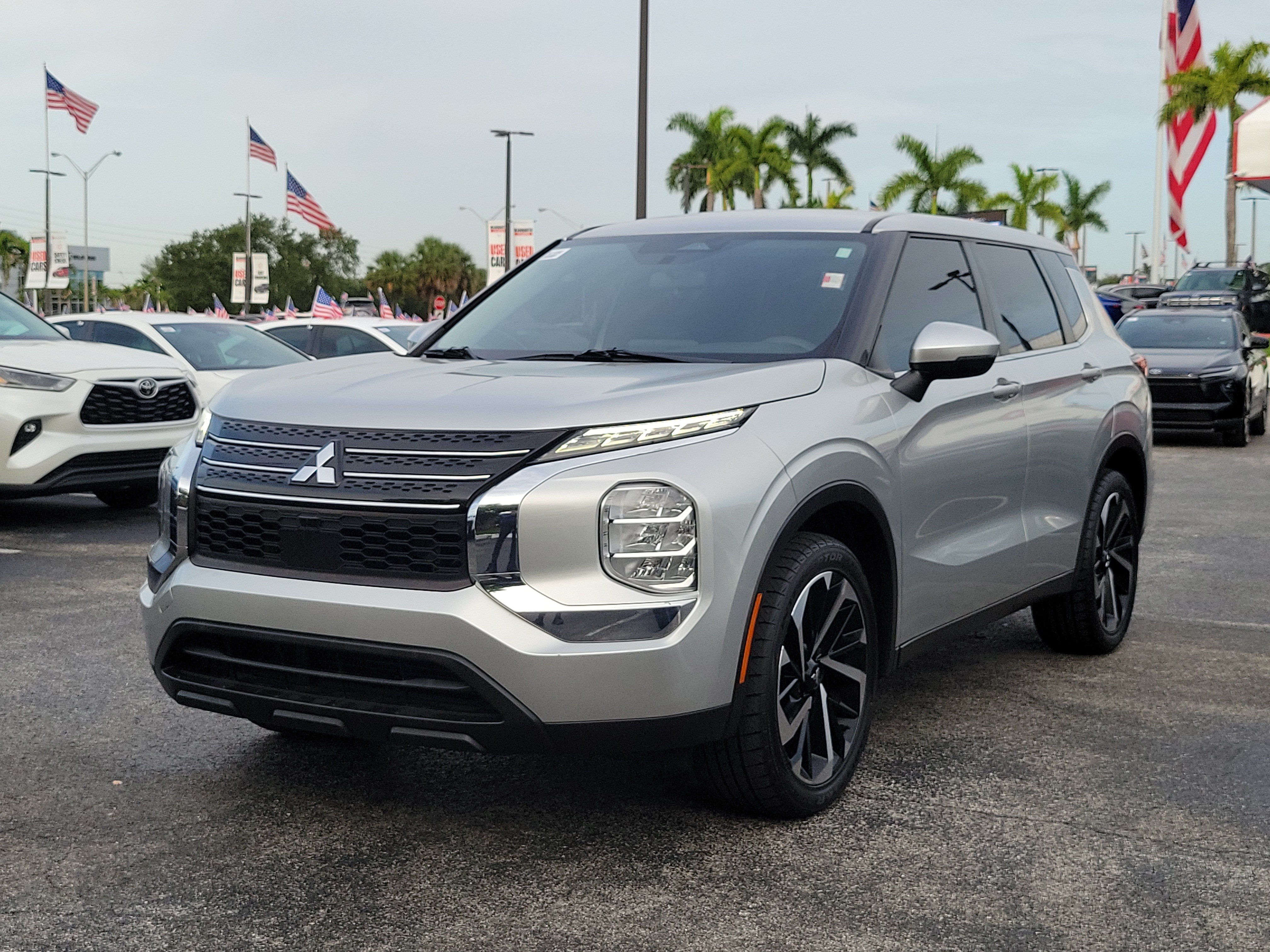 Used 2022 Mitsubishi Outlander ES FWD image 6