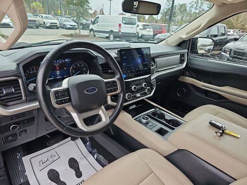 Used 2024 Ford Expedition Max XLT image 22