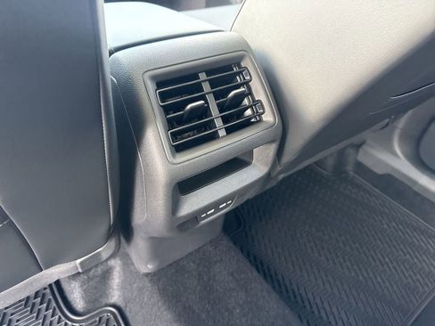 New 2026 Volkswagen Tiguan SE AWD/4WD image 28