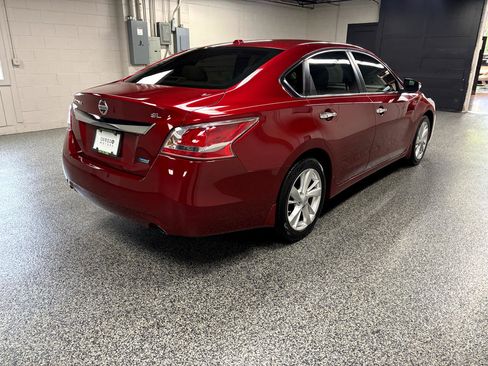 Used 2013 Nissan Altima 2.5 SL w/ Technology Pkg image 3