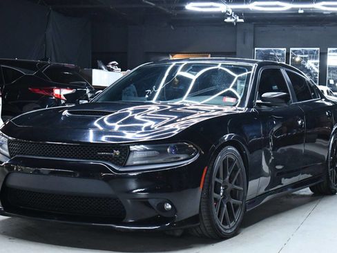 Used 2016 Dodge Charger R/T Scat Pack w/ Beats Audio Group RWD image 7