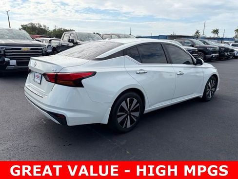 Used 2022 Nissan Altima 2.5 SV FWD image 6