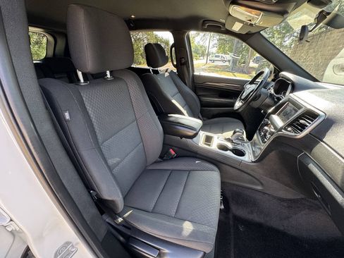 Used 2018 Jeep Grand Cherokee Laredo RWD image 12