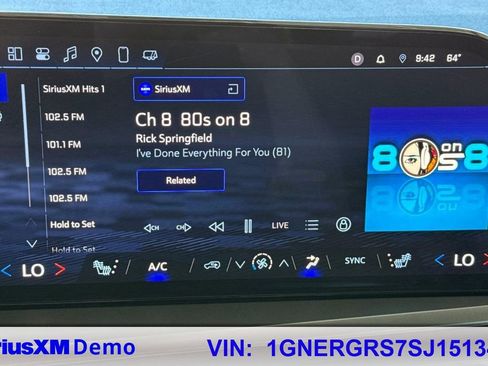 Used 2025 Chevrolet Traverse LT image 43