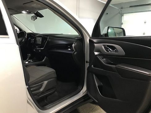 Used 2018 Chevrolet Traverse LT w/ LPO, Floor Liner Package AWD/4WD image 12