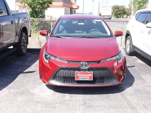 Used 2022 Toyota Corolla LE w/ LE Convenience Package FWD image 3