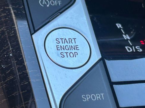 Used 2023 BMW 330i Sedan w/ Convenience Package image 40