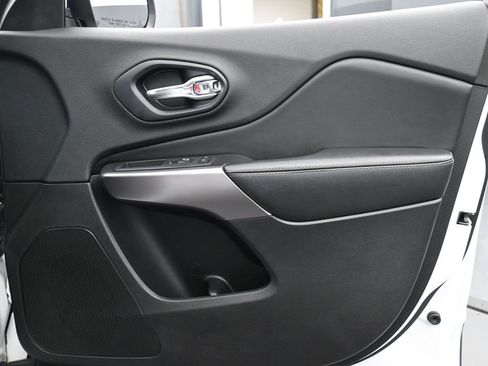 Used 2019 Jeep Cherokee Limited w/ Trailer Tow Group image 25