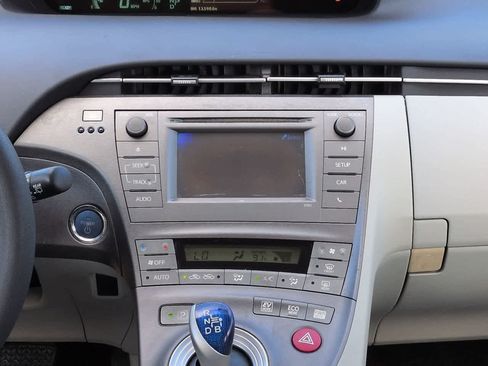 Used 2012 Toyota Prius Two FWD image 17