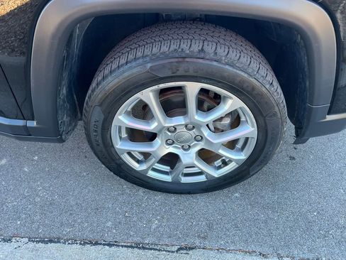 Used 2022 Jeep Compass Latitude image 12