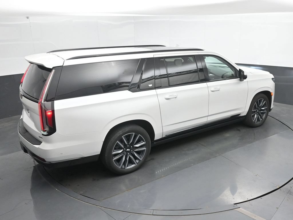 Used 2024 Cadillac Escalade ESV Sport Platinum w/ Heavy-Duty Trailer Package AWD/4WD image 12