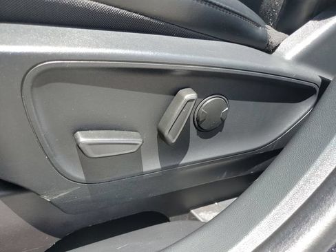 Used 2025 Ford Escape ST-Line FWD image 18