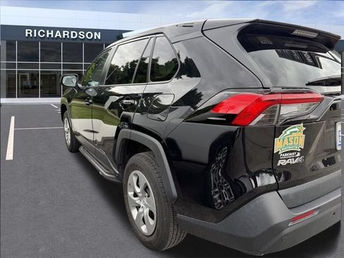 Used 2022 Toyota RAV4 LE AWD/4WD image 13