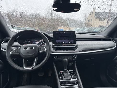 Used 2024 Jeep Compass Latitude image 7