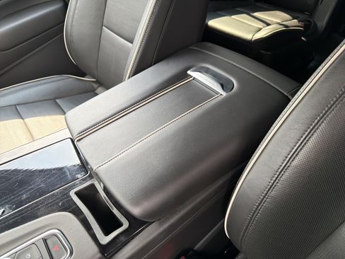Used 2023 Cadillac Escalade Sport AWD/4WD image 43