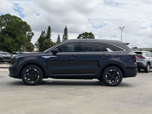 Used 2026 Kia Sorento S FWD image 7