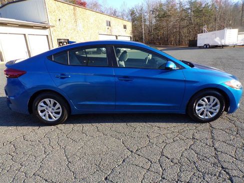 Used 2017 Hyundai Elantra SE image 11