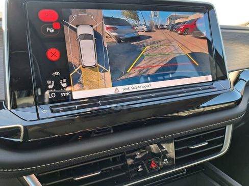 Used 2025 Volkswagen Atlas SEL Premium R-Line image 12