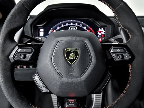 Used 2021 Lamborghini Huracan STO image 29