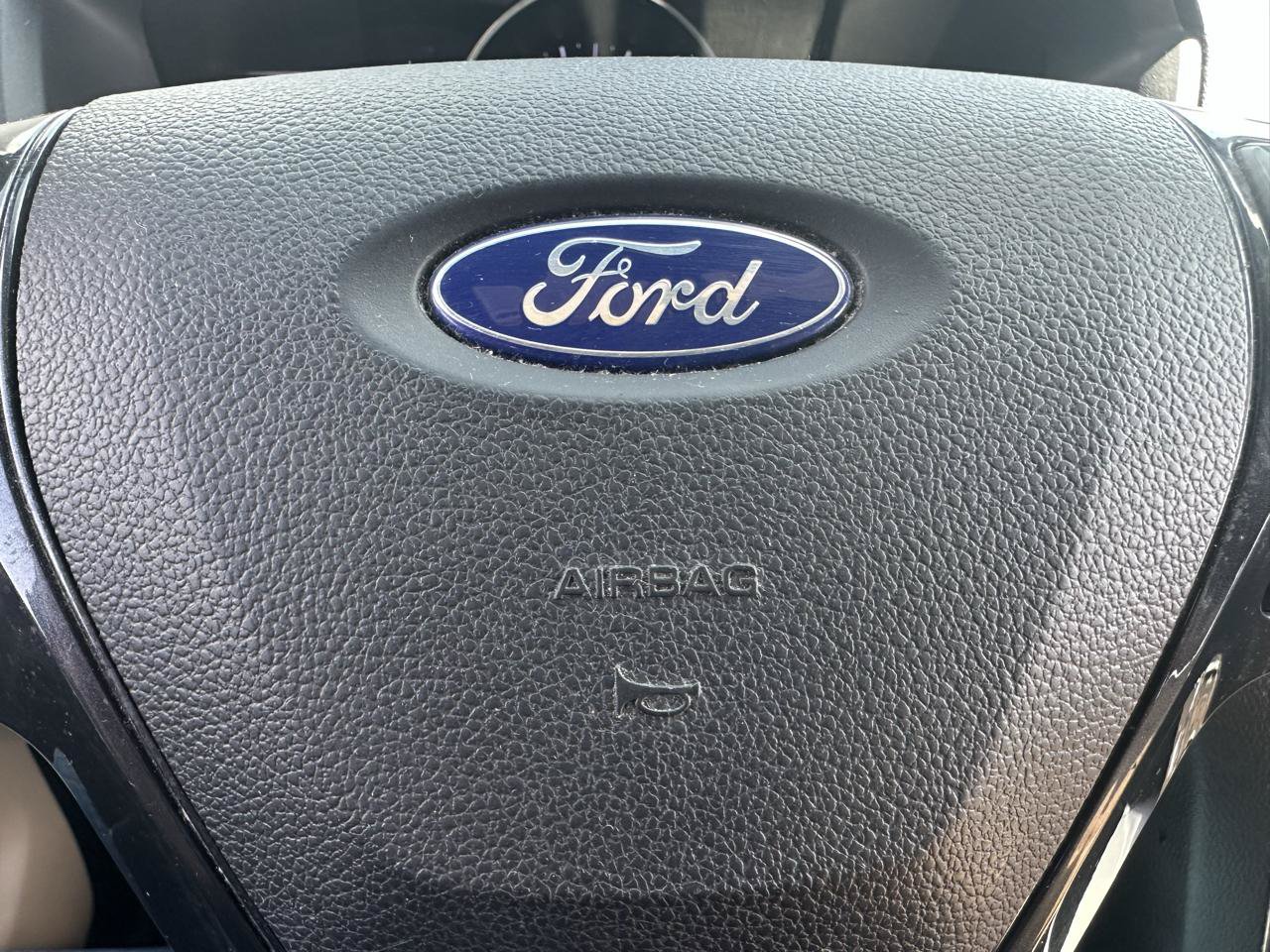 Used 2017 Ford Explorer XLT w/ Equipment Group 202A AWD/4WD image 9